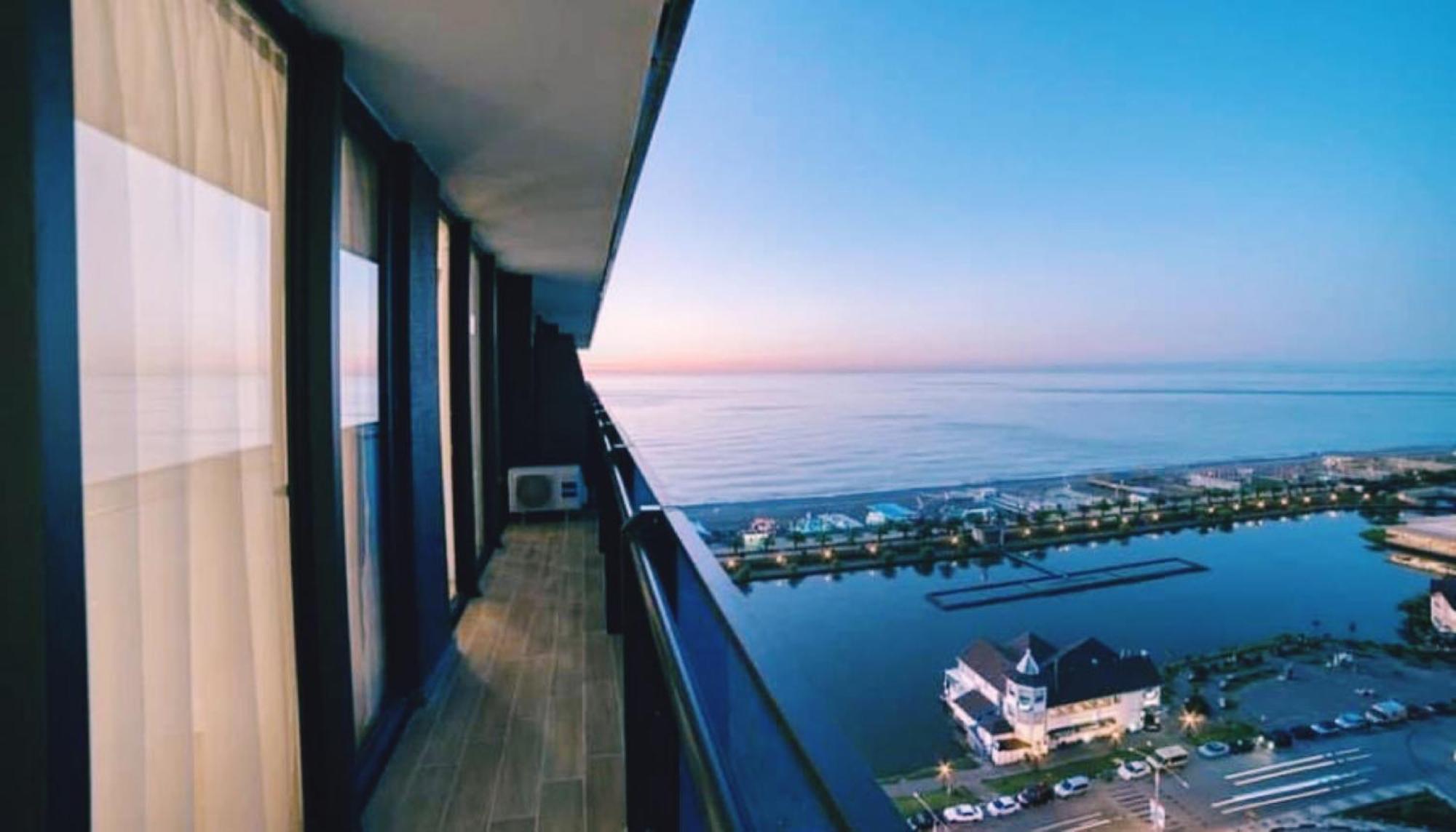 Orbi City-Sea View Aparthotel Batumi Exterior foto